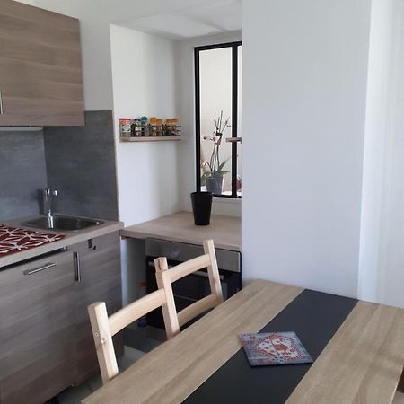 Studio En Plein Centre Ville - 2 A 4 Personnes Tence Экстерьер фото